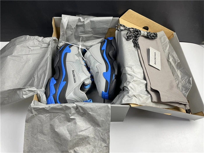 BLCG TRIPLE SNEAKER 536737 W06N1 Classic 4495