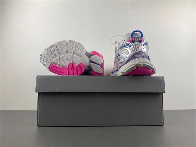 Balenciaga  772774-W3RNY- Efficient 4307