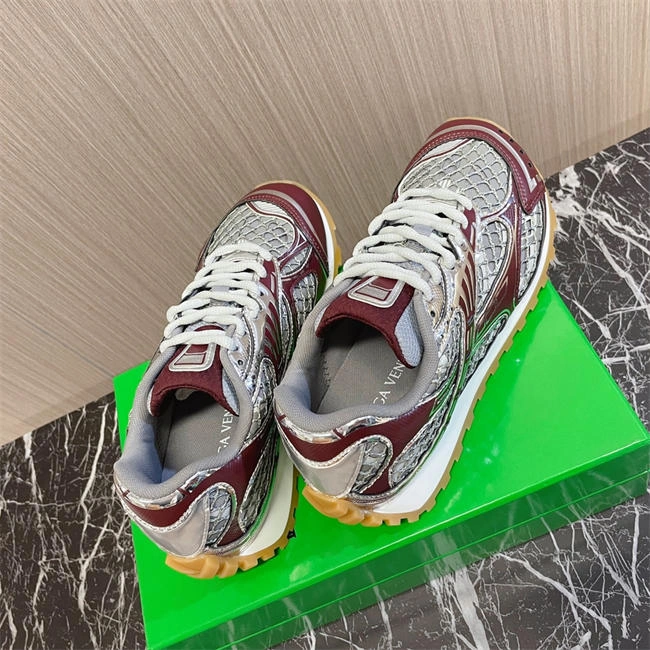 b0tte*a Ven*ta sneaker timeless 2605