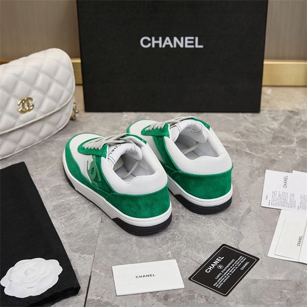 CHANEL UrbanChic 2162