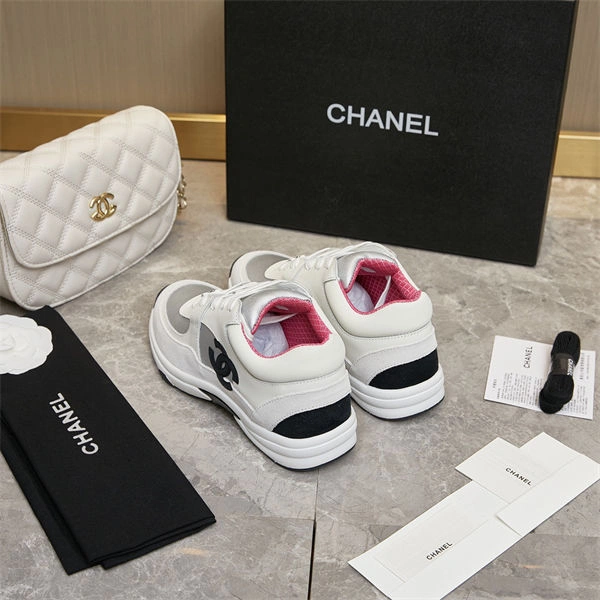 Supportive Chanal Sneakers 2208