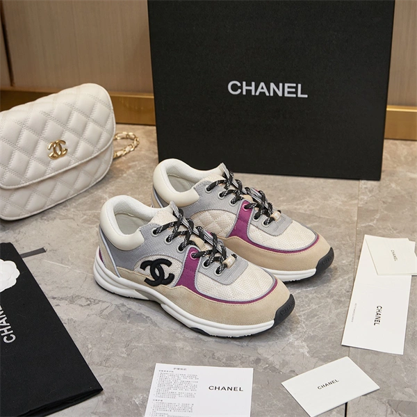 Chanal Sneakers WellDesigned 2223