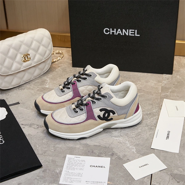 Chanal Sneakers WellDesigned 2223