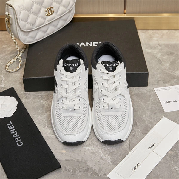 Versatile Chanal Sneakers 2227