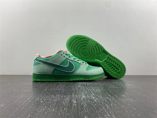 Chic Concepts x Nike SB Dunk Low   BV1310- 4563