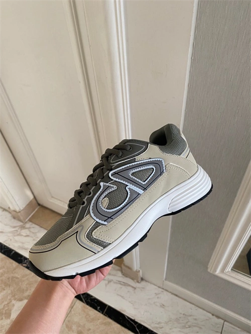 DR B30 Sneakers WellDesigned 1088