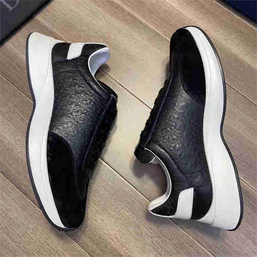 Sophisticated DR Sneaker 1129