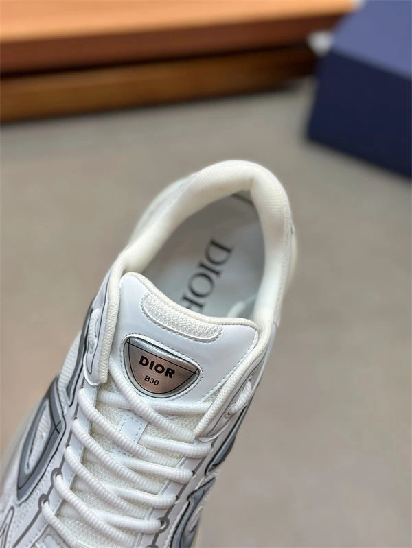 MoistureWicking Dr Sneaker 1420