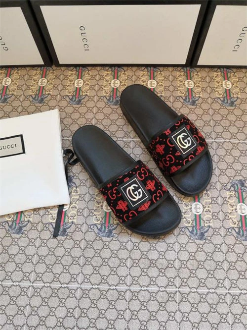 SportInspired Gocci Slipper 5703