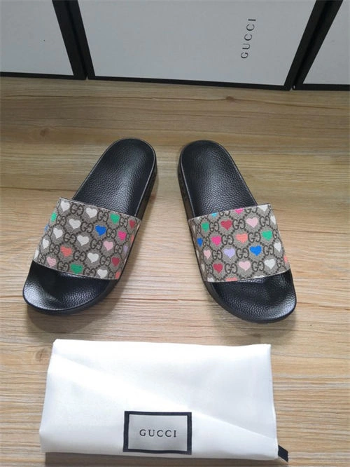 Fashionable Gocci Slipper 5704
