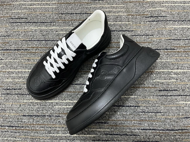 breathable G*u*i low top sneaker 554