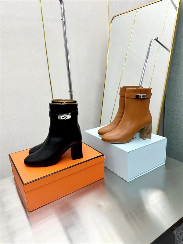 Comfortable H Boot 2416