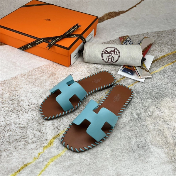 Bold H Slipper 2352