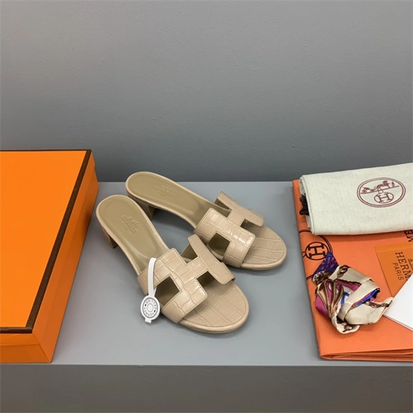 H Slipper Unisex 2365