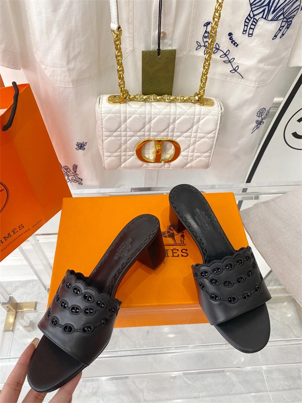 Bold H Slipper 2392