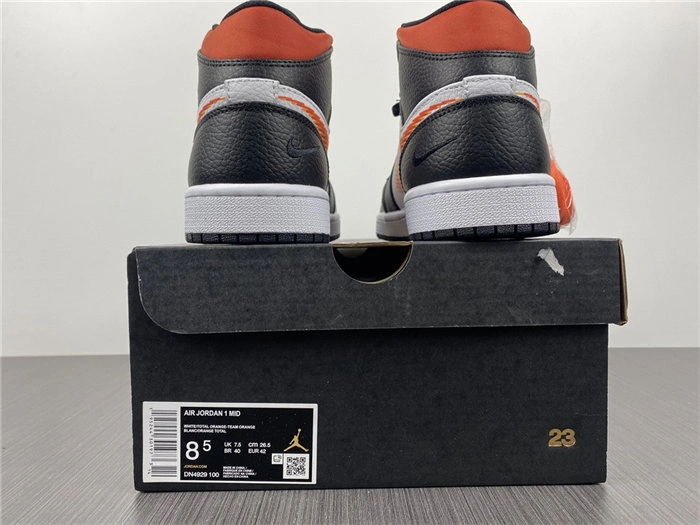 WellDesigned Jordan1 Mid Zig Zag DN4929- 3700