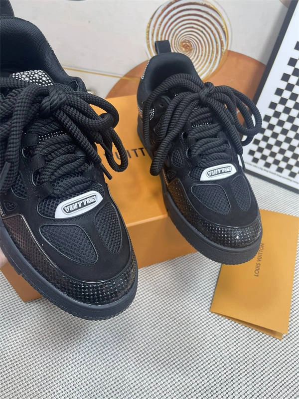 LV Unisex 1754