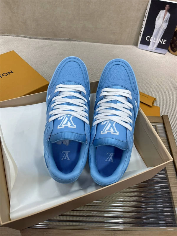 LV Unisex 1779