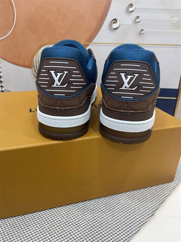 LV Comfortable 1782