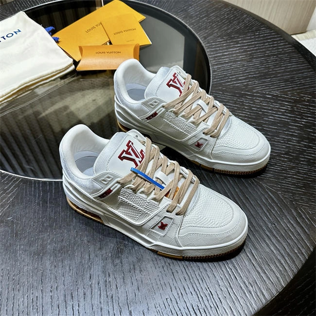 LV Neat 1651