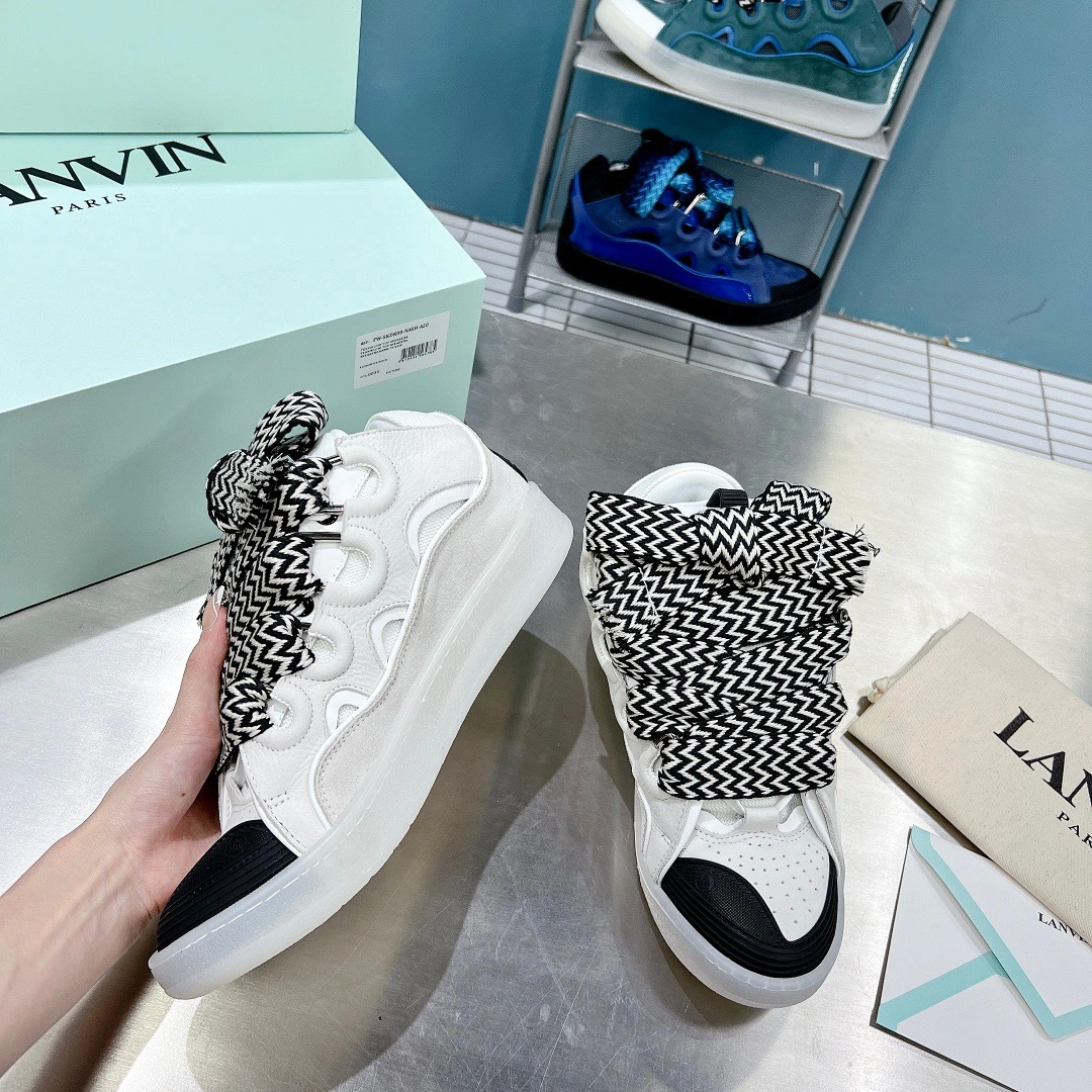 Supportive Lanvon Curb Sneaker 867