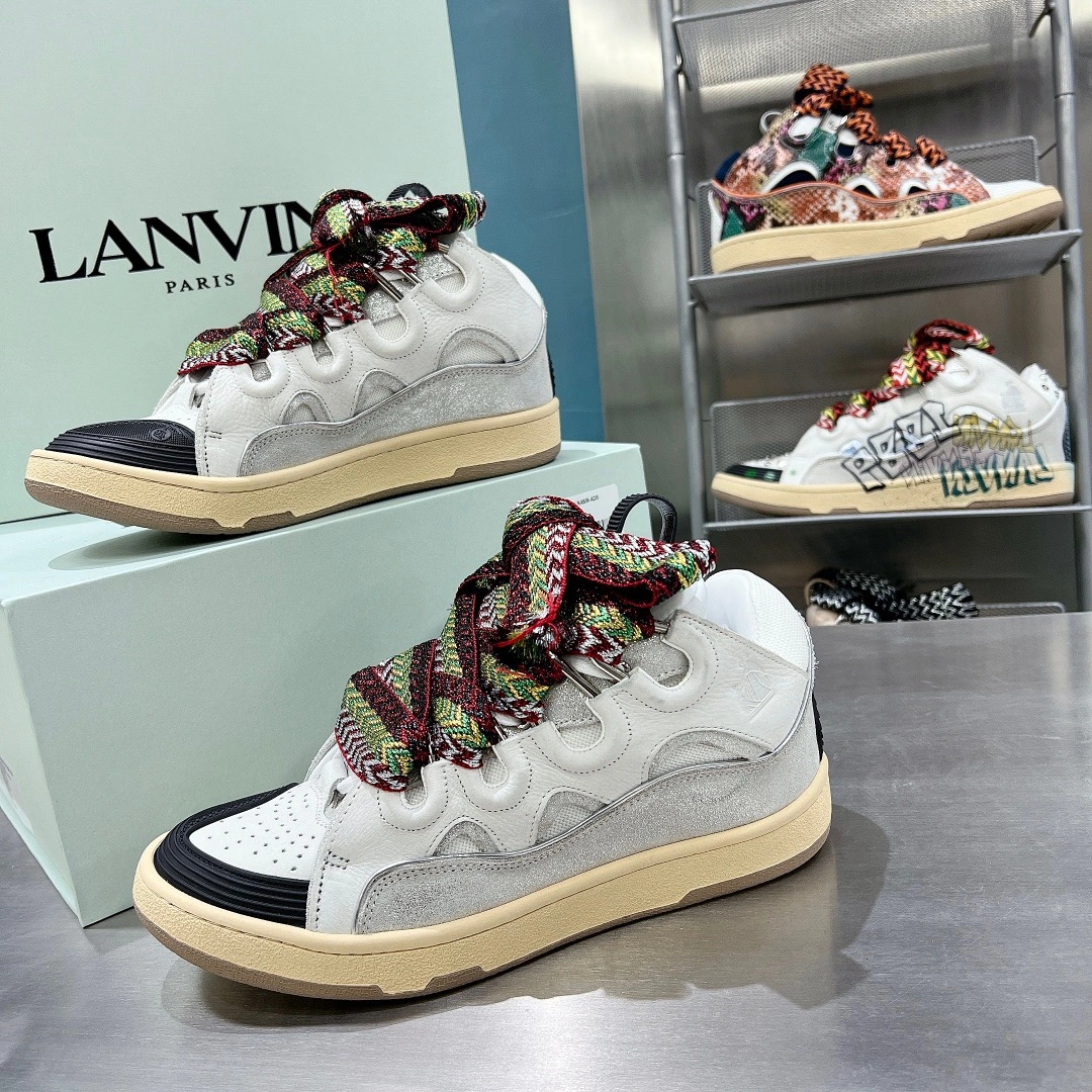 MoistureWicking Lanvon Leather Curb 858