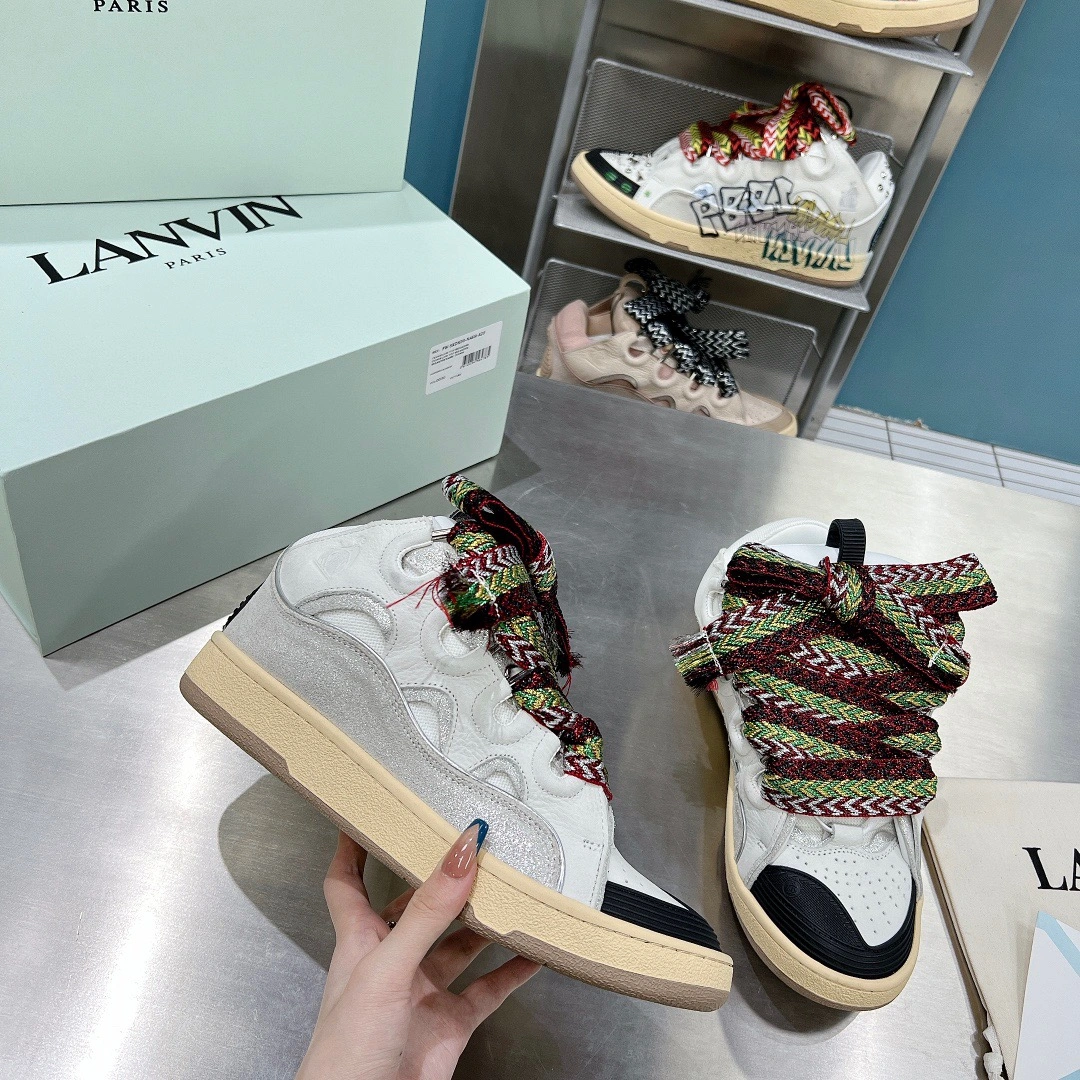 MoistureWicking Lanvon Leather Curb 858