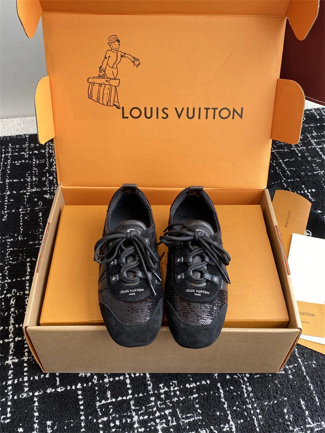 Contemporary Louis Vuitton 1660