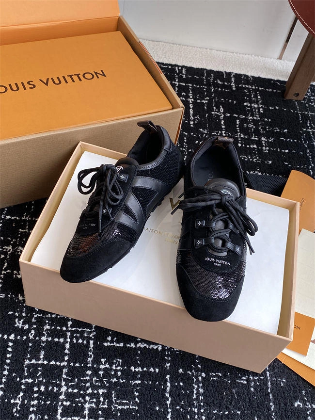 Contemporary Louis Vuitton 1660