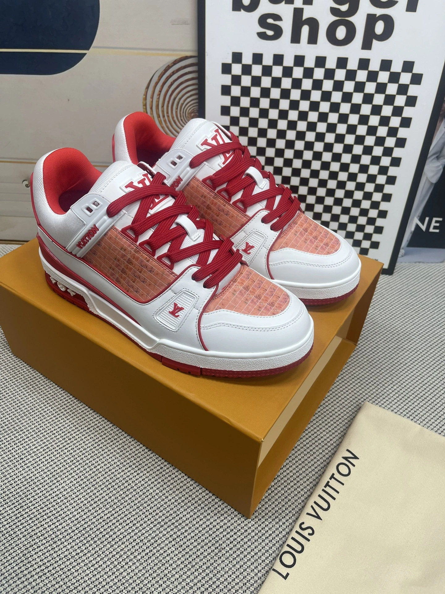 Efficient Lv Trainer Sneaker 2116