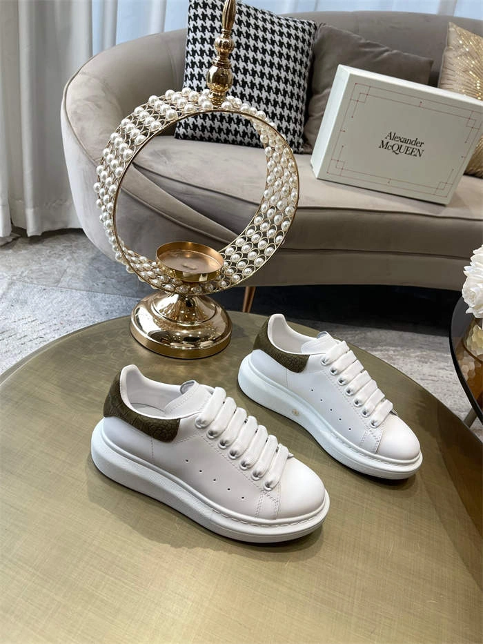 Cozy Mc Queen 2531