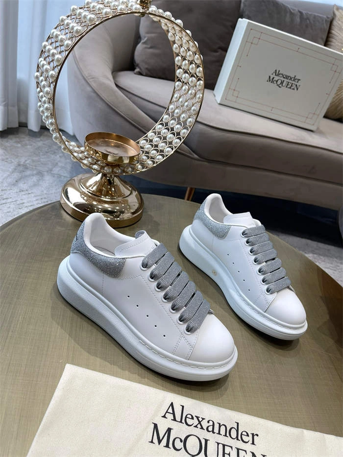 Comfortable Mc Queen 2564
