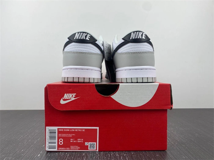Contemporary Nike Dunk Low SE 4661