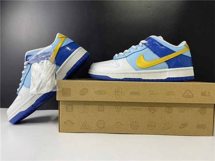 Contemporary Nike Dunk SB low 309601- 4936