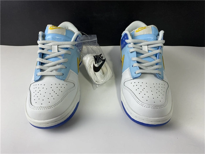 Contemporary Nike Dunk SB low 309601- 4936