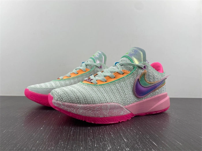 Compact Nike Lebron 20 Time Machine DJ5422- 5316
