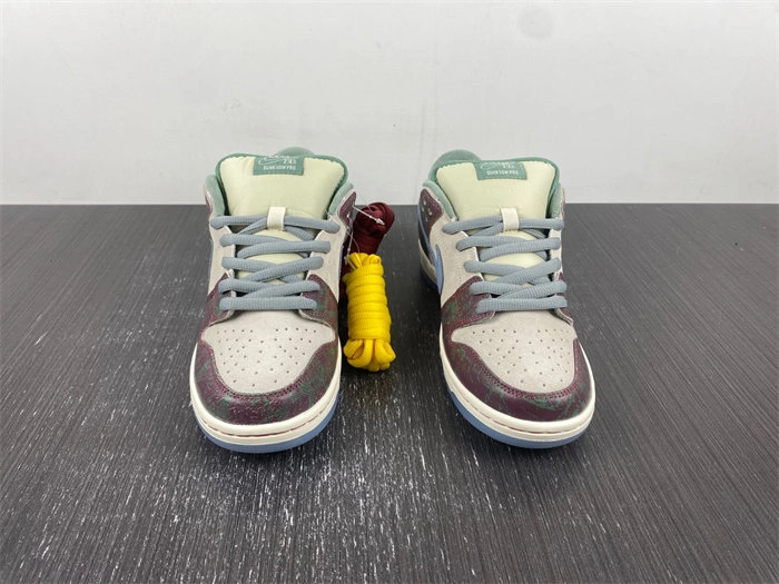 Effortless Nike SB Dunk Low Crenshaw Skate Club FN4193- 4585