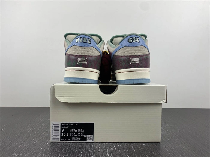 Effortless Nike SB Dunk Low Crenshaw Skate Club FN4193- 4585