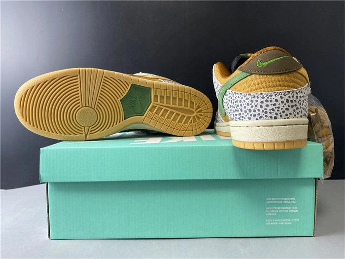 Versatile Nike SB Dunk Low Safari CD2563- 4904