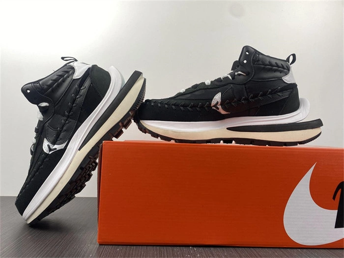 Minimalist Nike Vaporwaffle sacai Jean Paul Gaultier Black White 5226