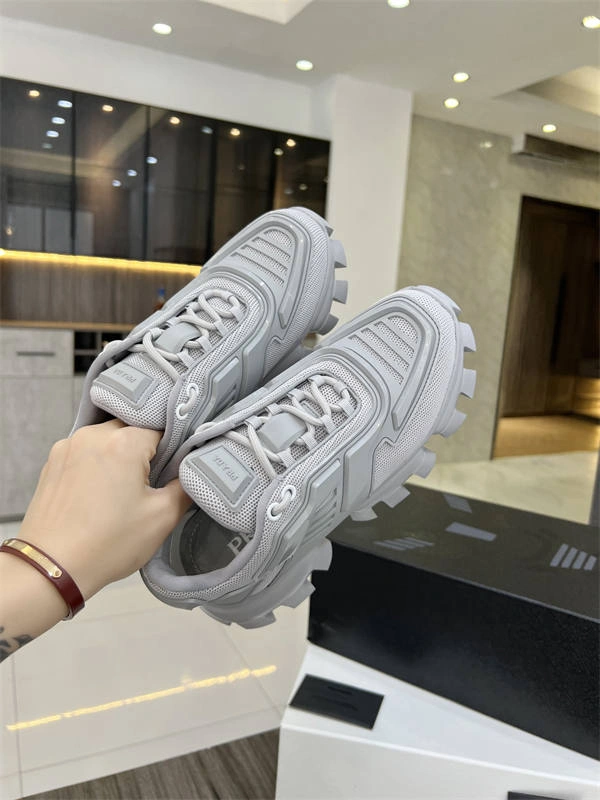 Sporty PRADA 3228