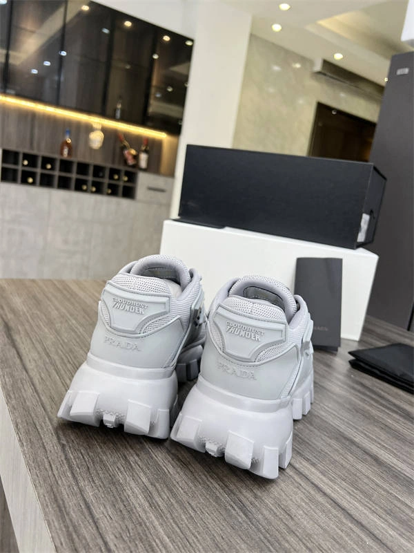 Sporty PRADA 3228