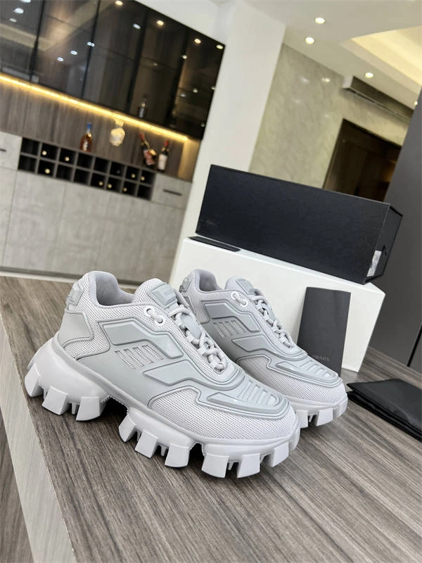 Sporty PRADA 3228
